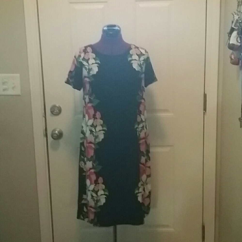Old Navy Maternity Dress